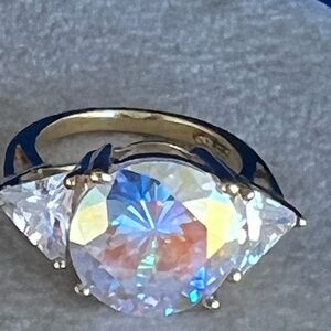 Women’s size 4 ring